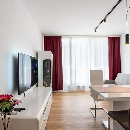 Royal Luxe Apartment Split Exterior photo